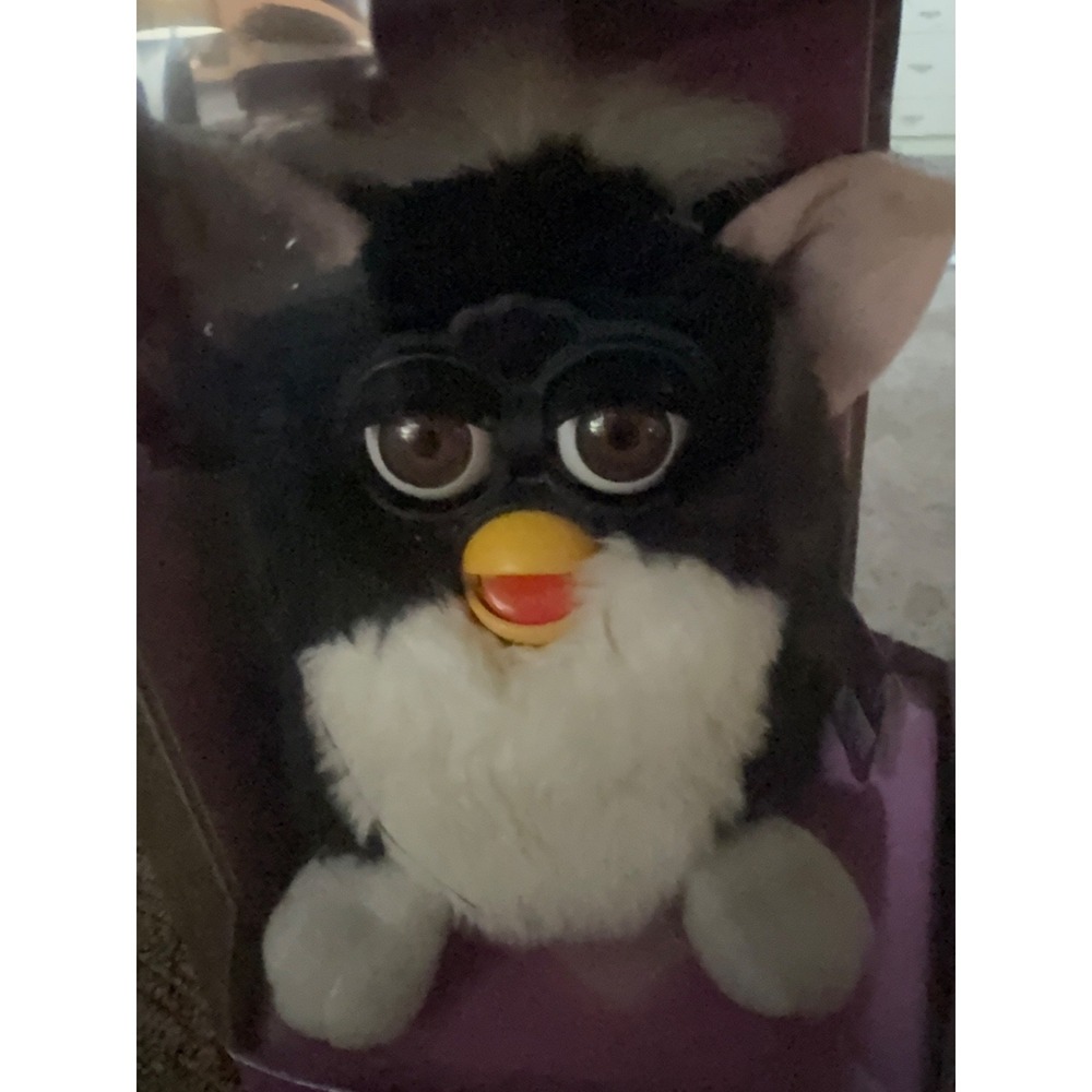Vintage 1998 Tiger Electronics Furby Tuxedo Black White Model 70-800 New in Box